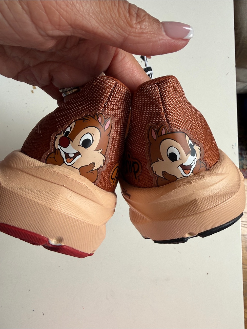 Brooks run Disney chip n dale sneakers size 7 - Picture 4 of 10